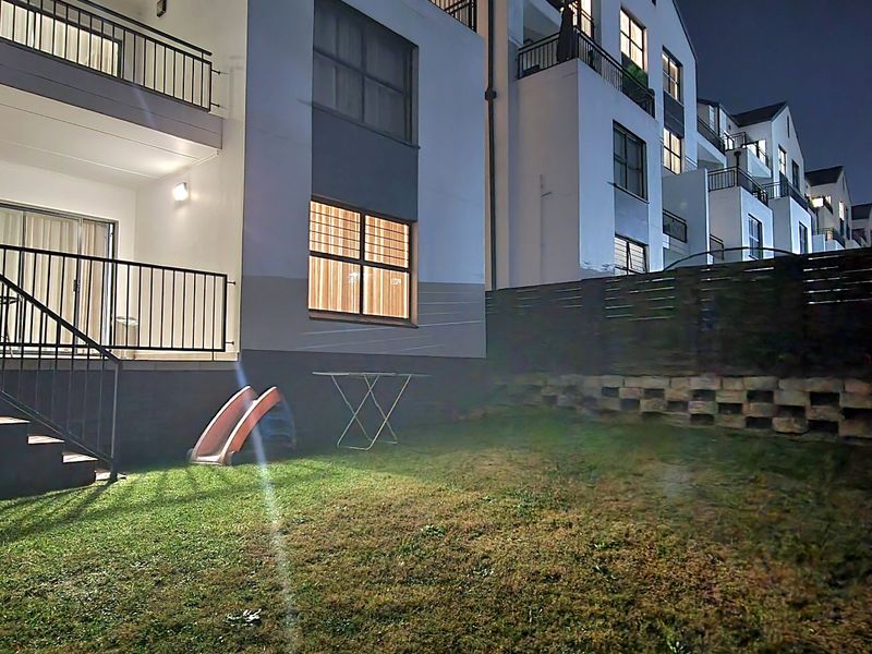Apartment For Sale In Johannesburg - Photo 2