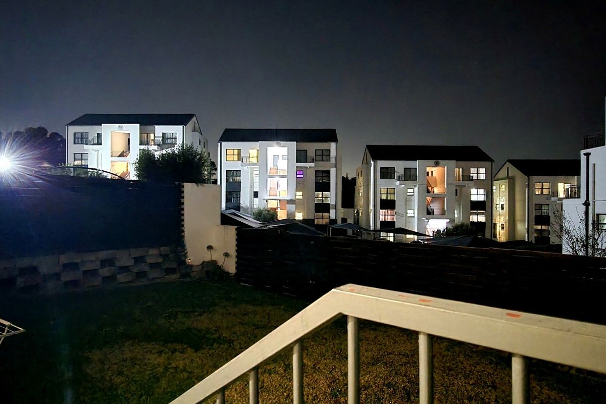Apartment For Sale In Johannesburg - Photo 3