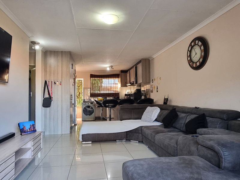 Townhouse Rental Monthly In Johannesburg - Photo 10