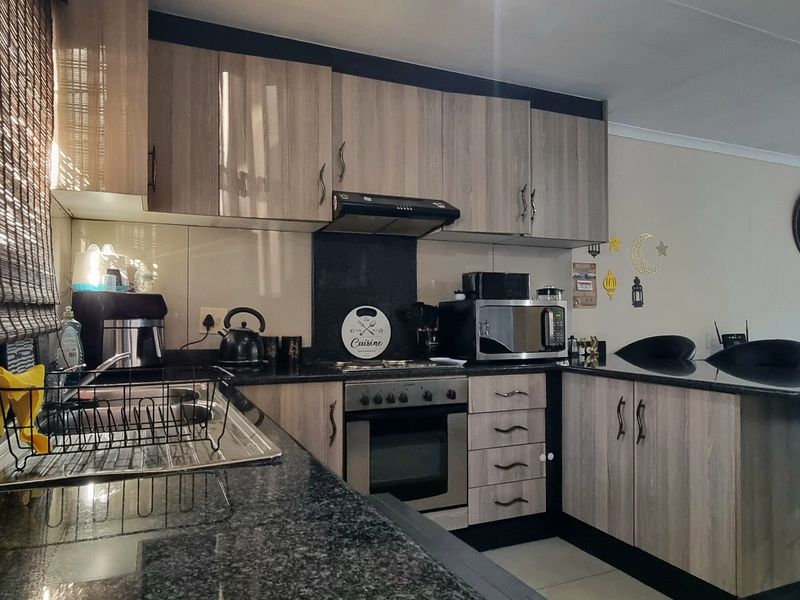 Townhouse Rental Monthly In Johannesburg - Photo 9