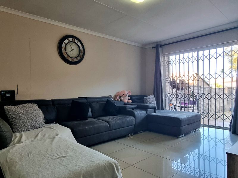 Townhouse Rental Monthly In Johannesburg - Photo 4