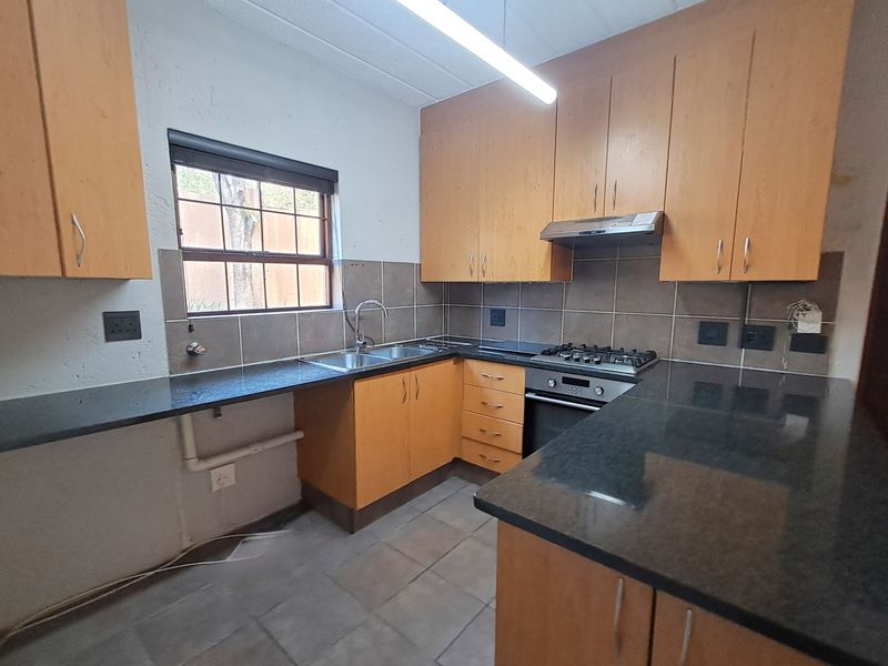 Apartment Rental Monthly In Sandton - Photo 8