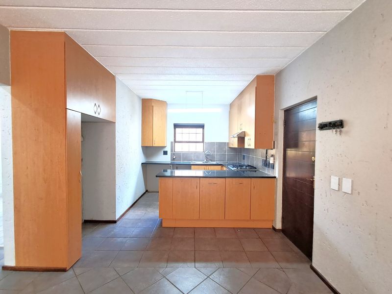 Apartment Rental Monthly In Sandton - Photo 6