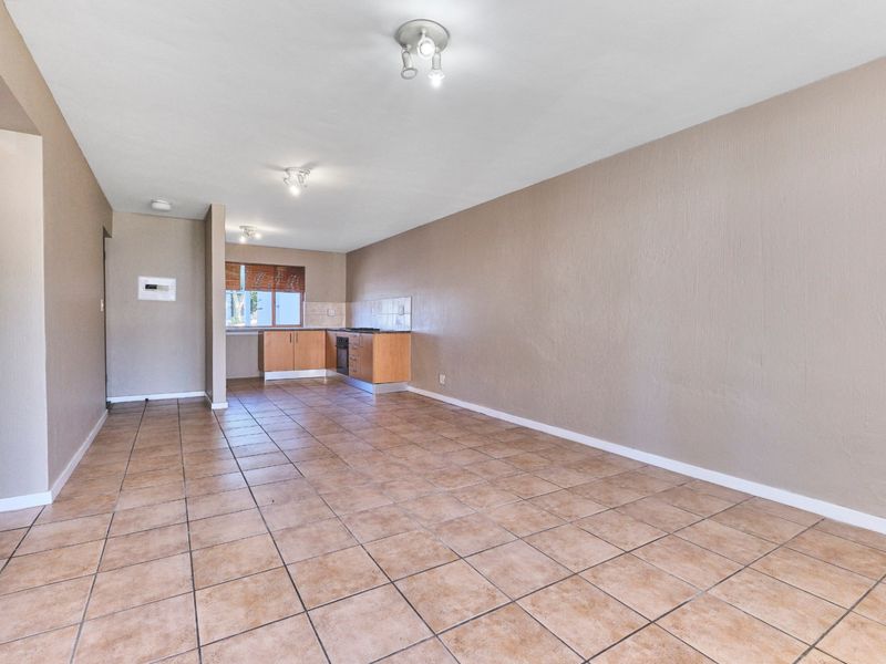 Apartment For Sale In Randburg - Photo 6