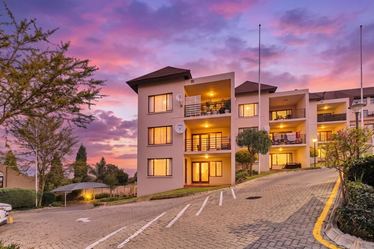Apartment For Sale In Randburg - Photo 2