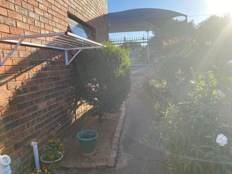 Apartment Rental Monthly In Randburg - Photo 2