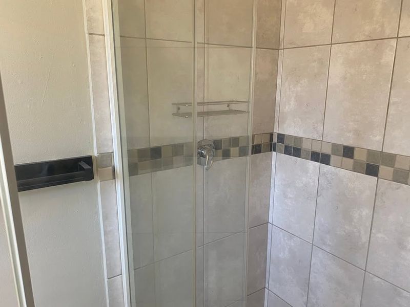 Apartment Rental Monthly In Randburg - Photo 10