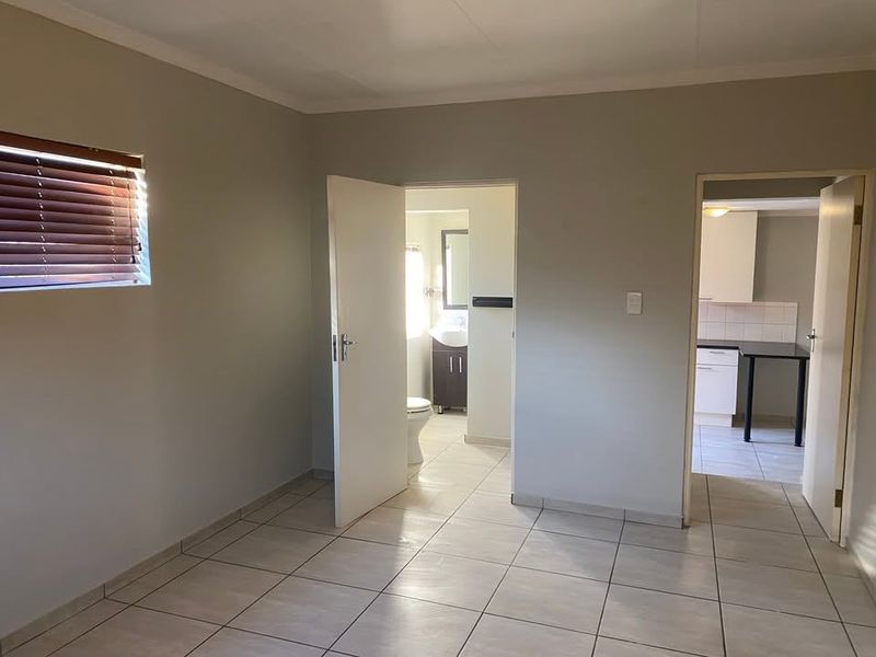 Apartment Rental Monthly In Randburg - Photo 8