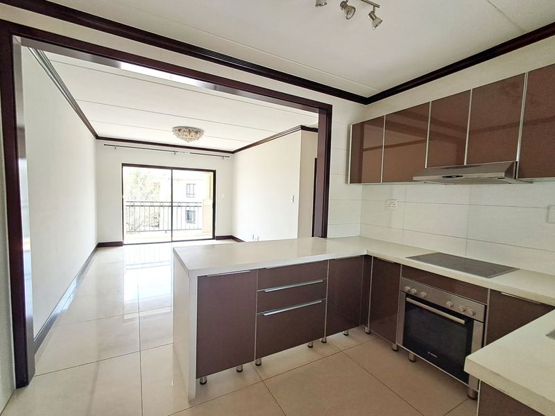 Apartment Rental Monthly In Randburg - Photo 2