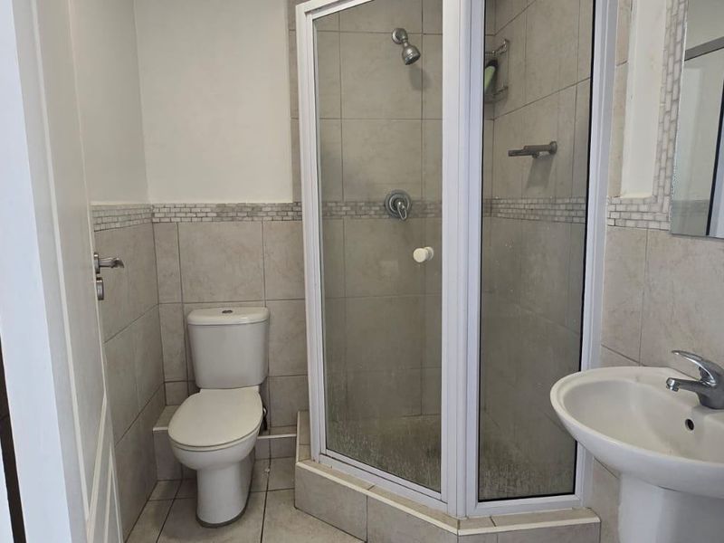 Apartment For Sale In Margate - Photo 8