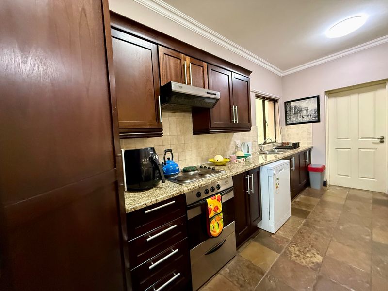 Townhouse For Sale In Bloemfontein - Photo 4
