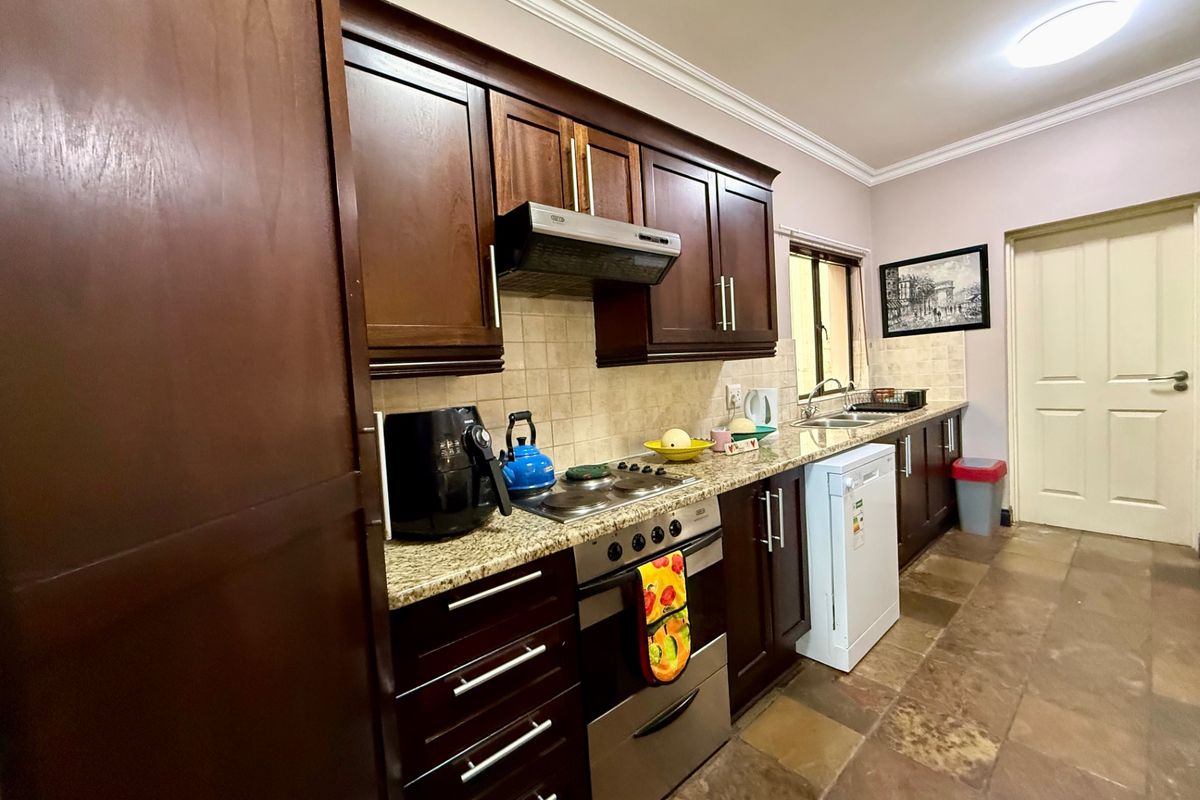 Townhouse For Sale In Bloemfontein - Photo 4