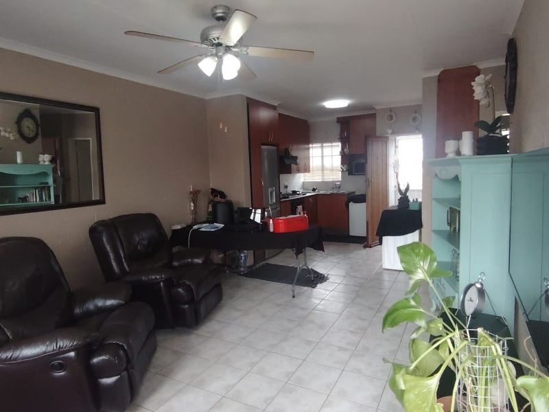 Apartment For Sale In Boksburg - Photo 2