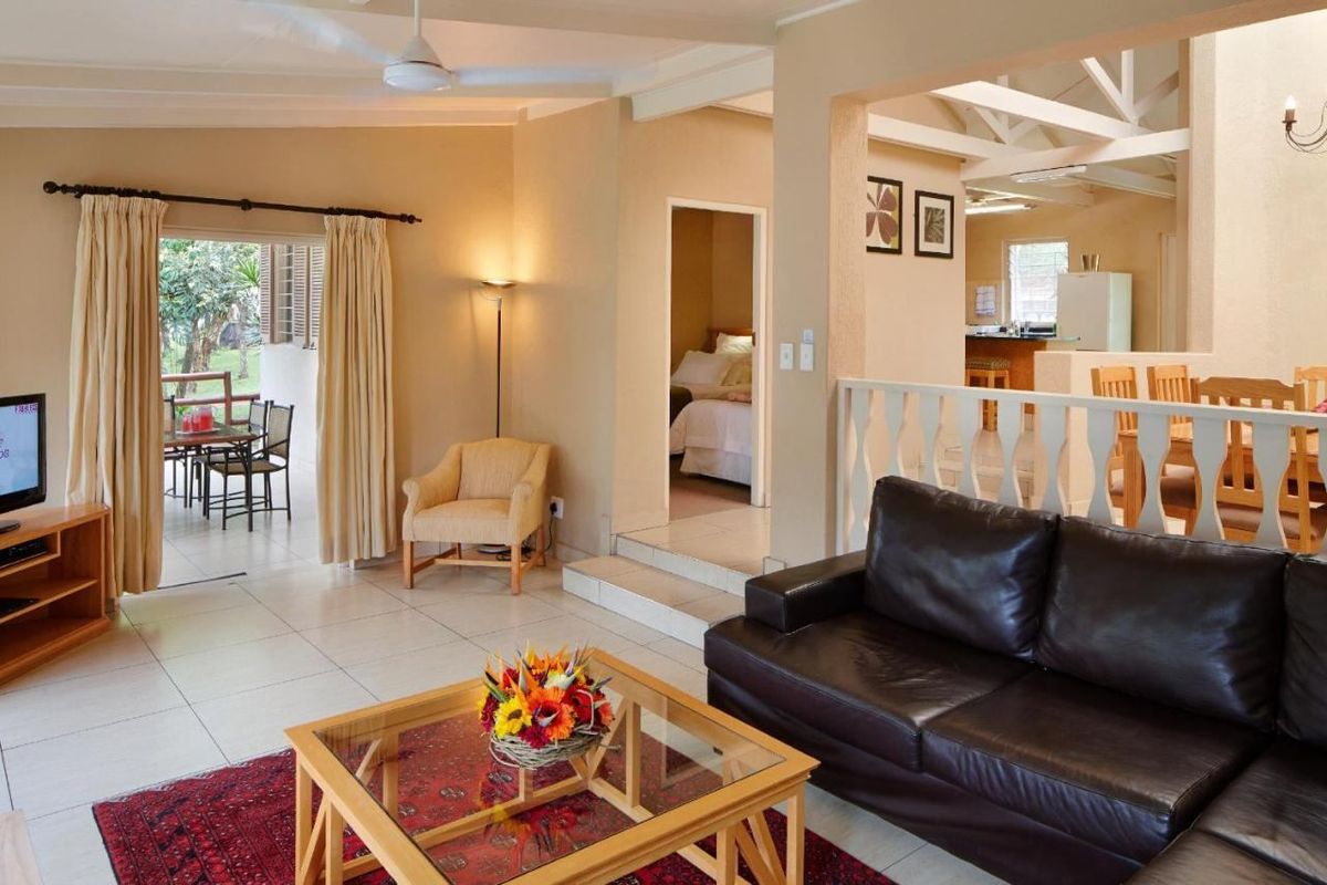 Townhouse Rental Monthly In Hazyview - Photo 2