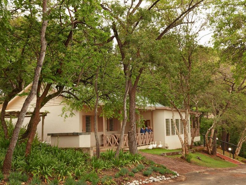Townhouse Rental Monthly In Hazyview - Photo 6