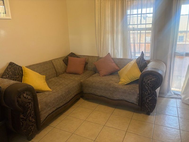 Apartment For Sale In Midrand - Photo 6