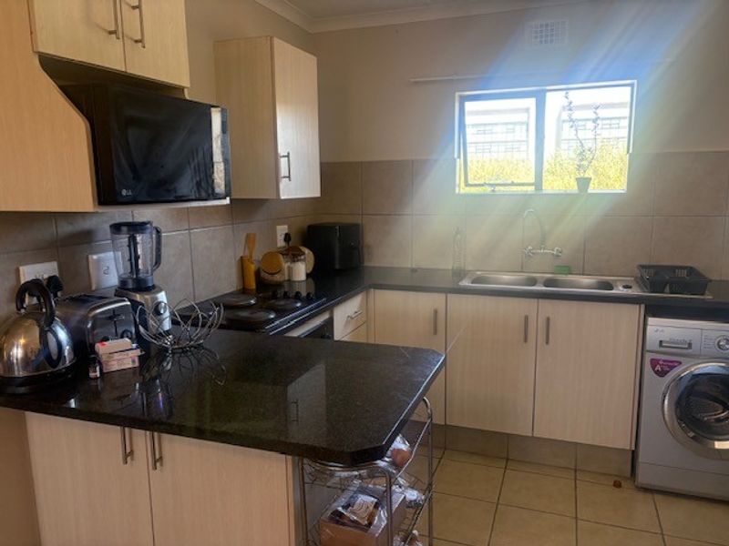 Apartment For Sale In Midrand - Photo 4