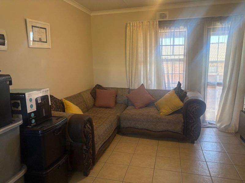 Apartment For Sale In Midrand - Photo 3