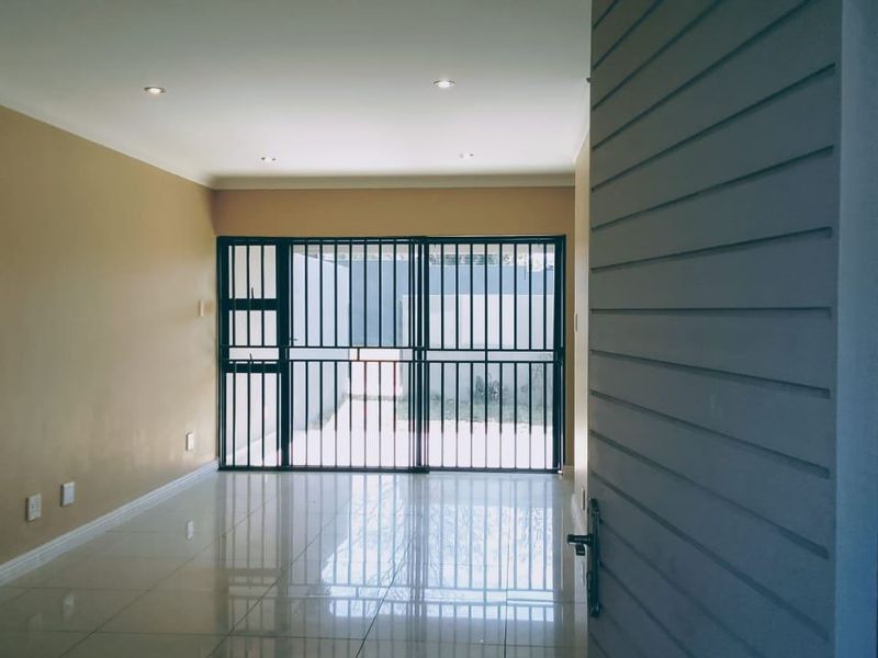 Townhouse Rental Monthly In Sandton - Photo 8