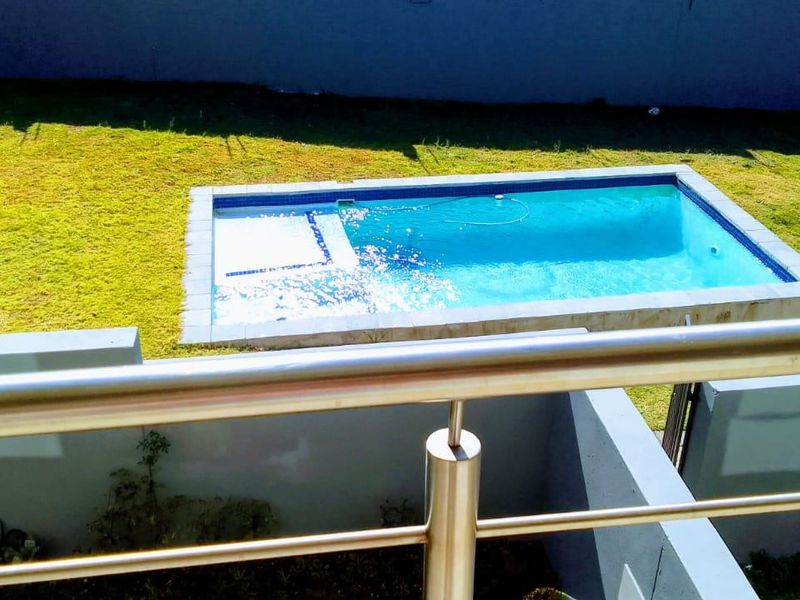 Townhouse Rental Monthly In Sandton - Photo 2