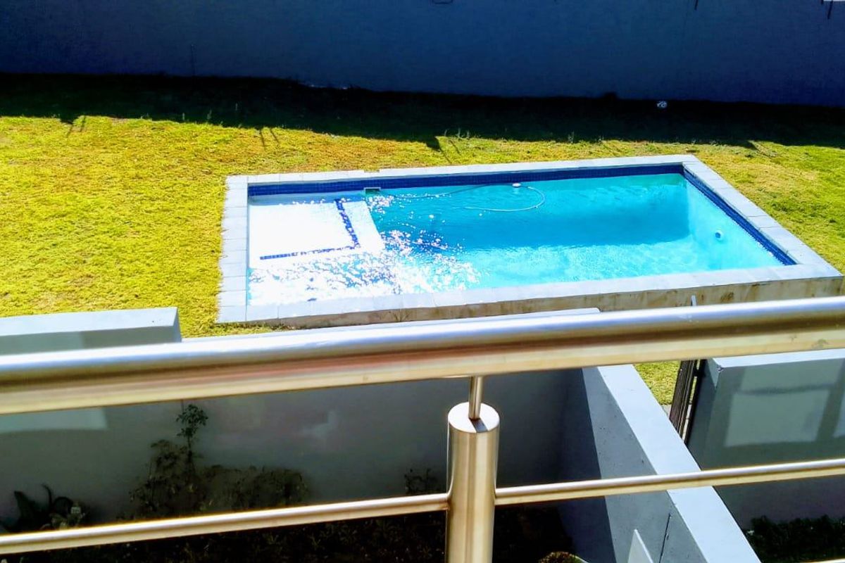 Townhouse Rental Monthly In Sandton - Photo 2