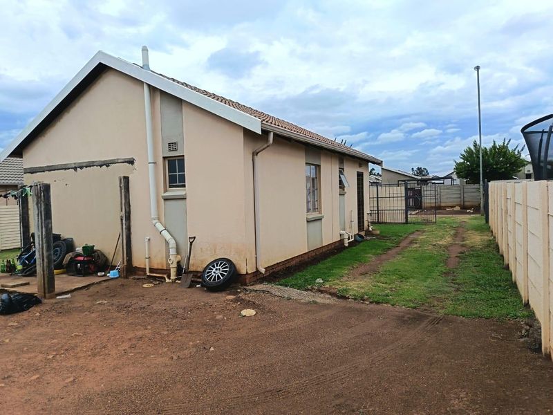 House For Sale In Alberton - Photo 6