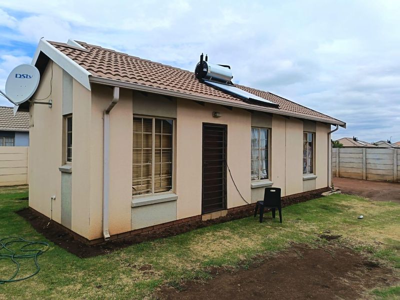 House For Sale In Alberton - Photo 2