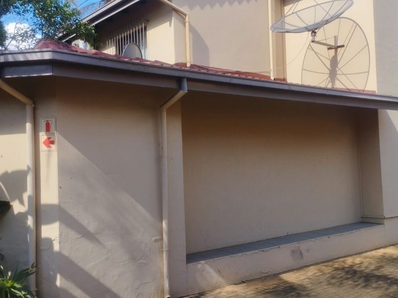 Townhouse For Sale In Pretoria - Photo 2