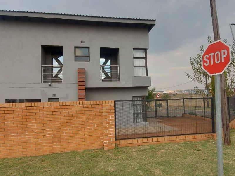 House For Sale In Midrand - Photo 7
