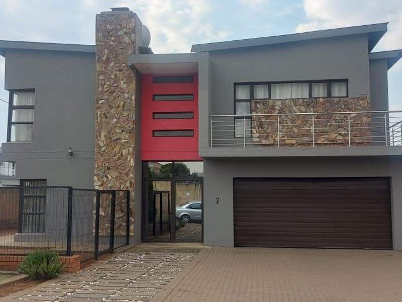 House For Sale In Midrand - Photo 5