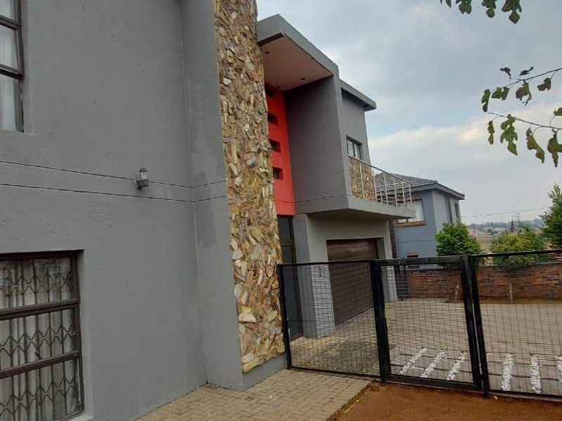 House For Sale In Midrand - Photo 10