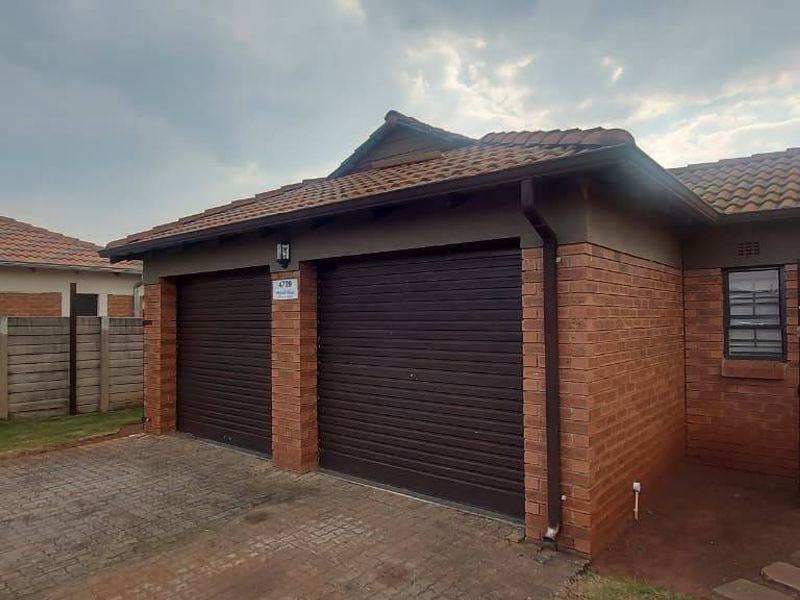 House For Sale In Midrand - Photo 1
