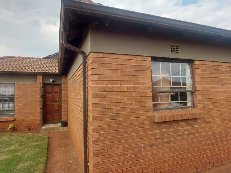 House For Sale In Midrand - Photo 6