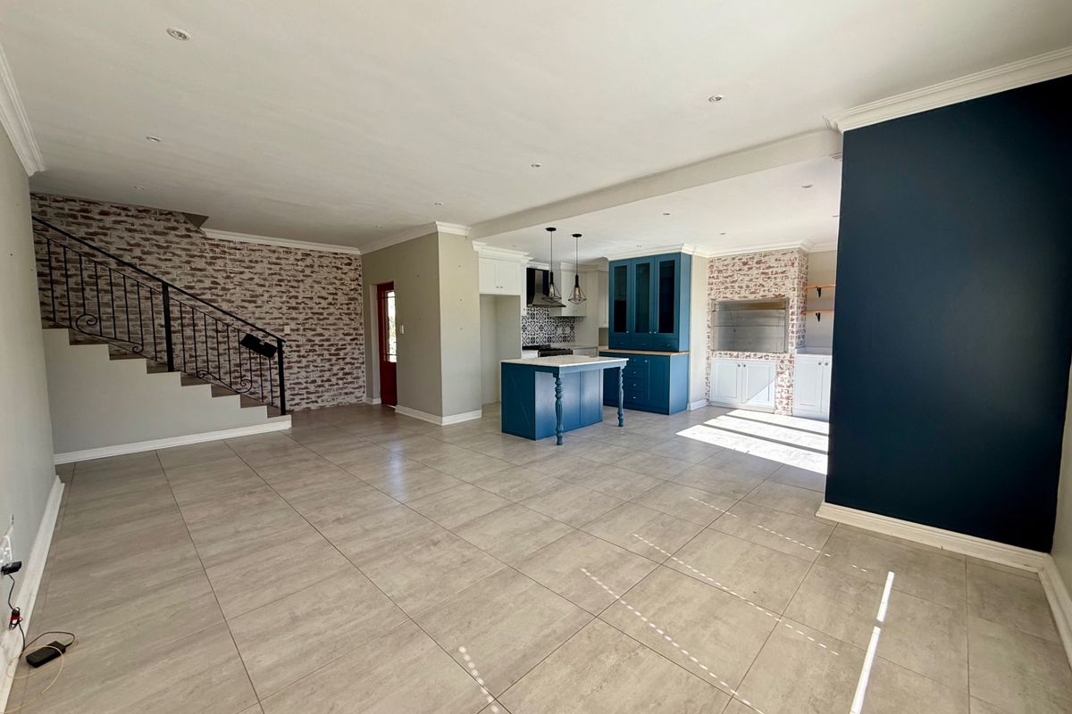 Townhouse For Sale In Bloemfontein - Photo 3