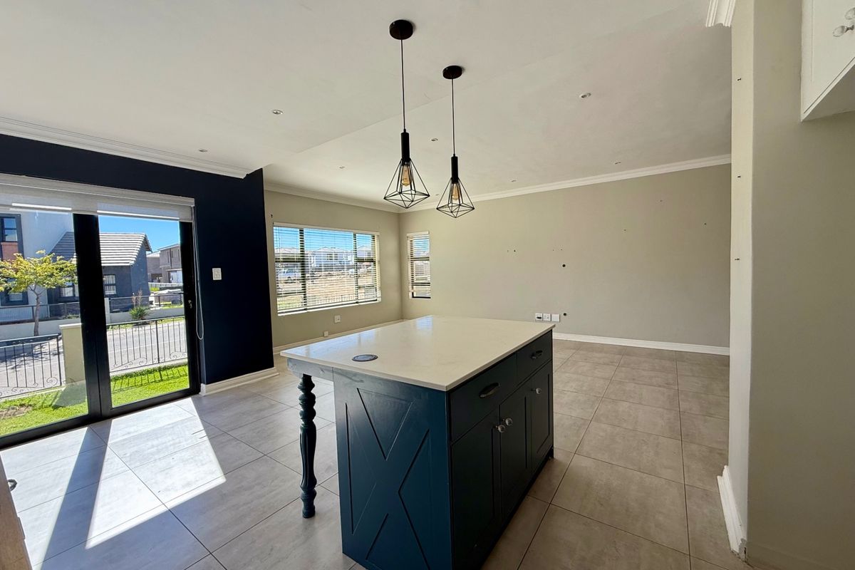 Townhouse For Sale In Bloemfontein - Photo 4