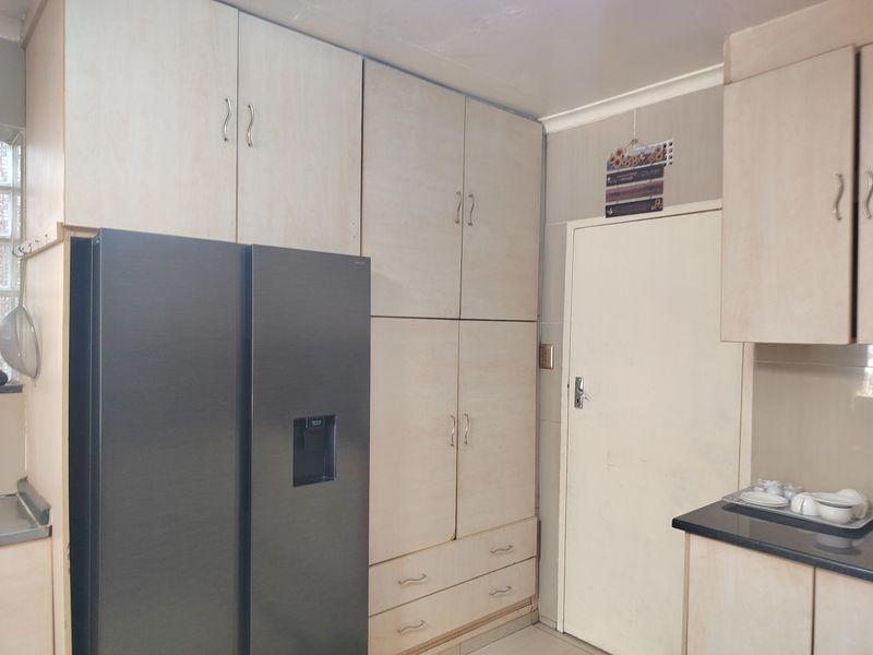 House For Sale In Johannesburg - Photo 6