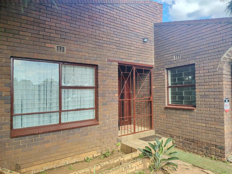 House For Sale In Johannesburg - Photo 1