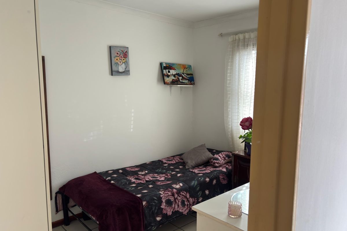 Townhouse For Sale In Parow - Photo 4