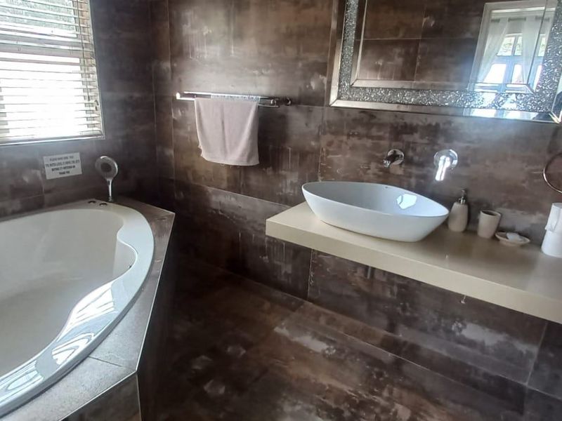 House For Sale In Port Edward - Photo 10