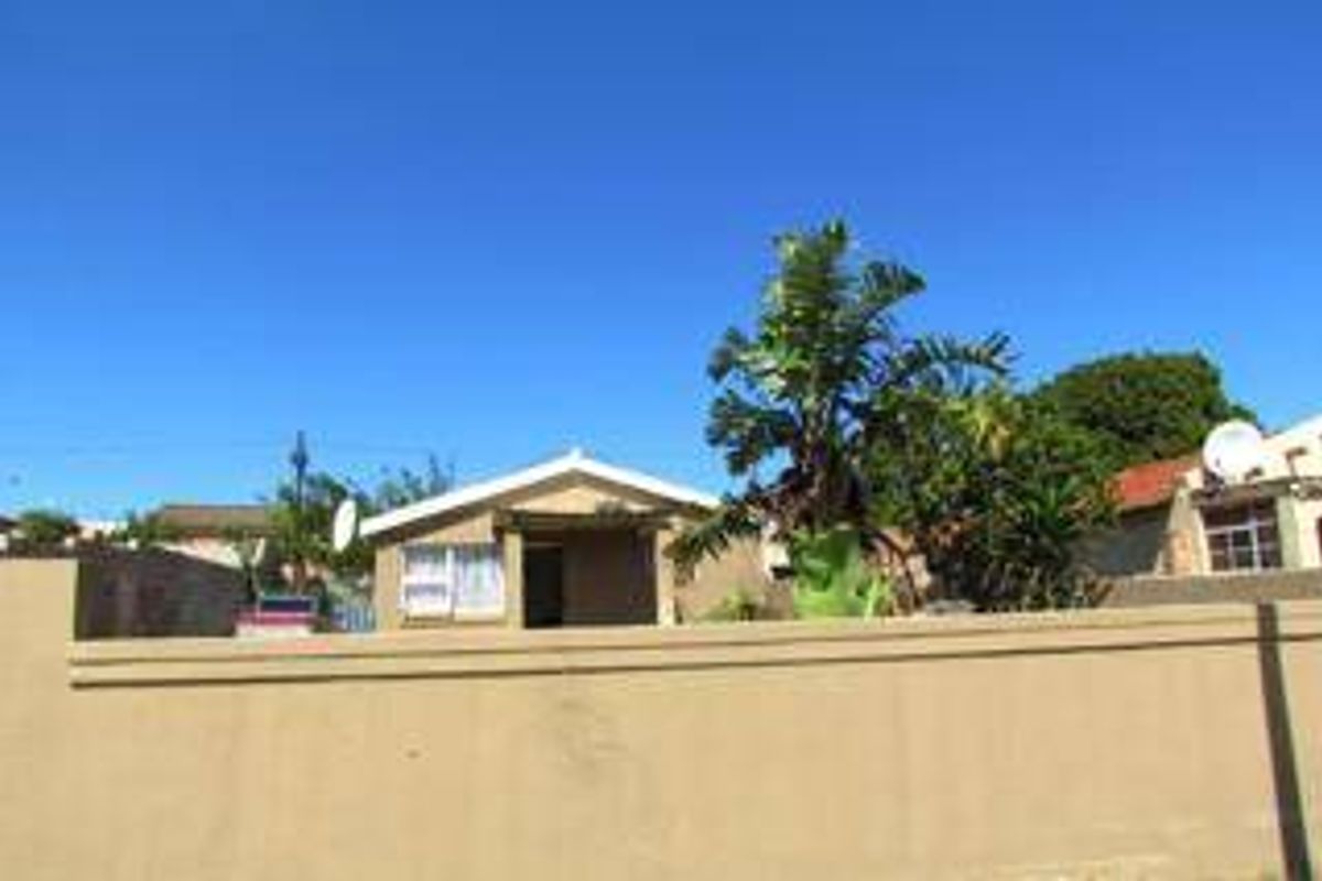 House For Sale In Port Elizabeth - Photo 2
