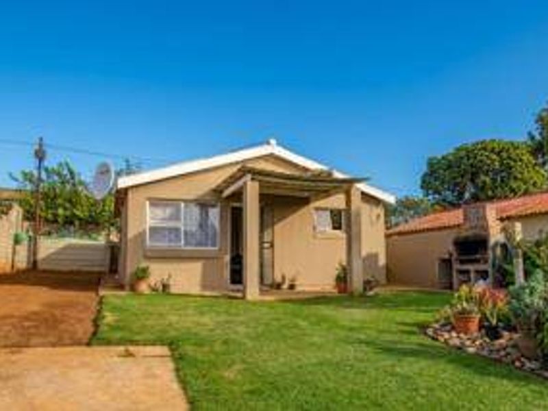 House For Sale In Port Elizabeth - Photo 1