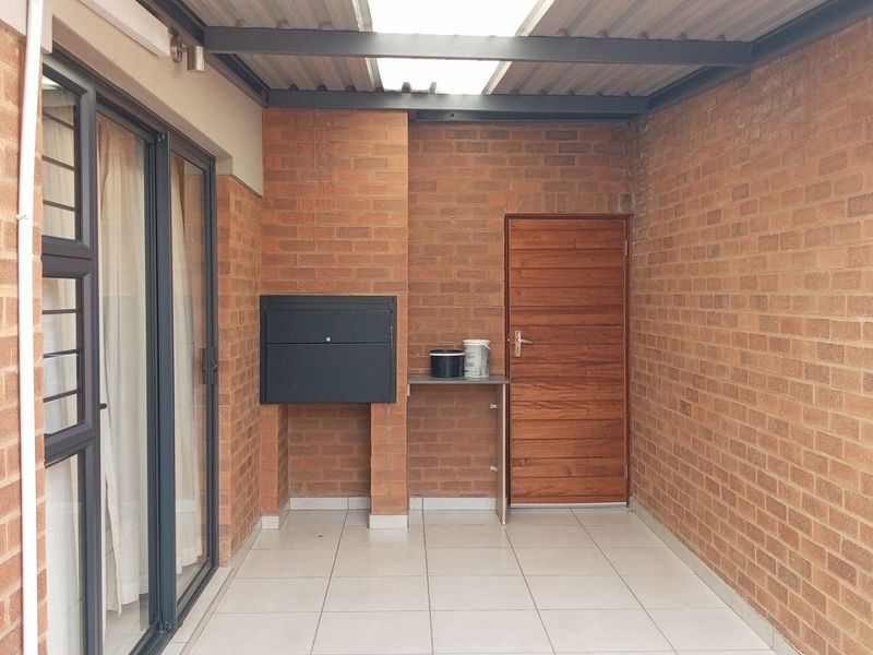 Townhouse For Sale In Pretoria - Photo 2