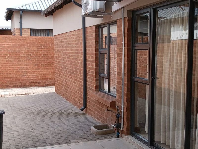 Townhouse For Sale In Pretoria - Photo 3