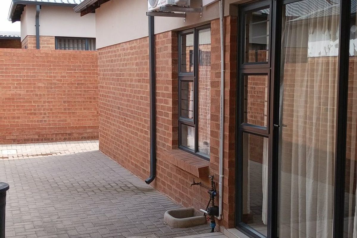 Townhouse For Sale In Pretoria - Photo 3