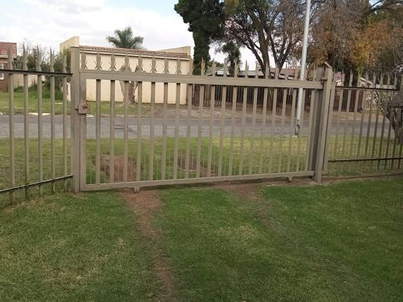 Apartment Rental Monthly In Springs - Photo 3