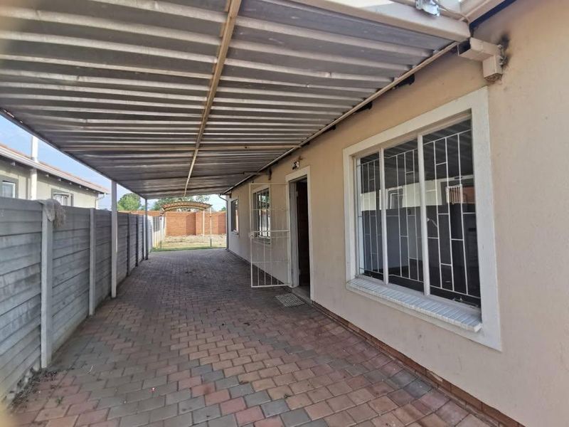House Rental Monthly In Alberton - Photo 3