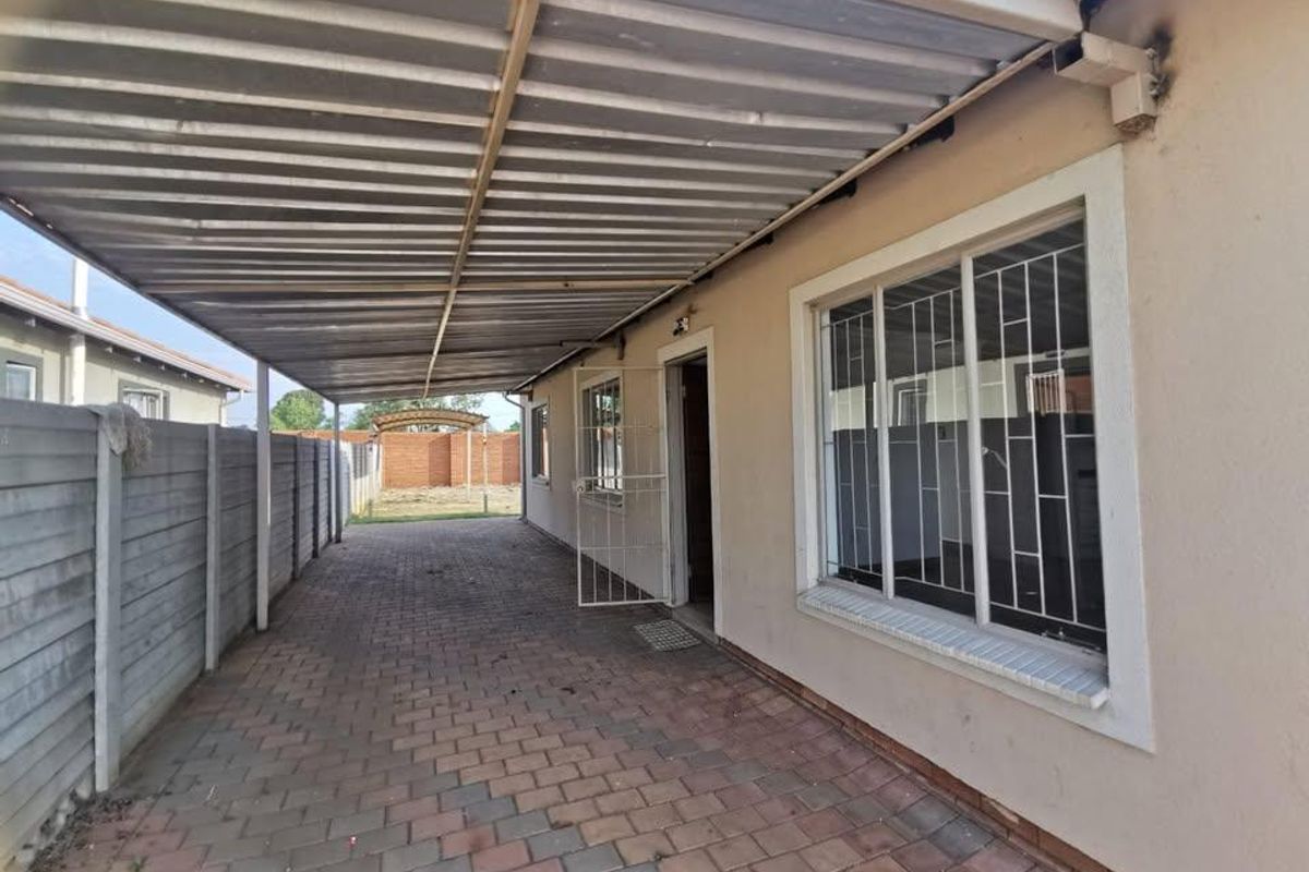 House Rental Monthly In Alberton - Photo 3