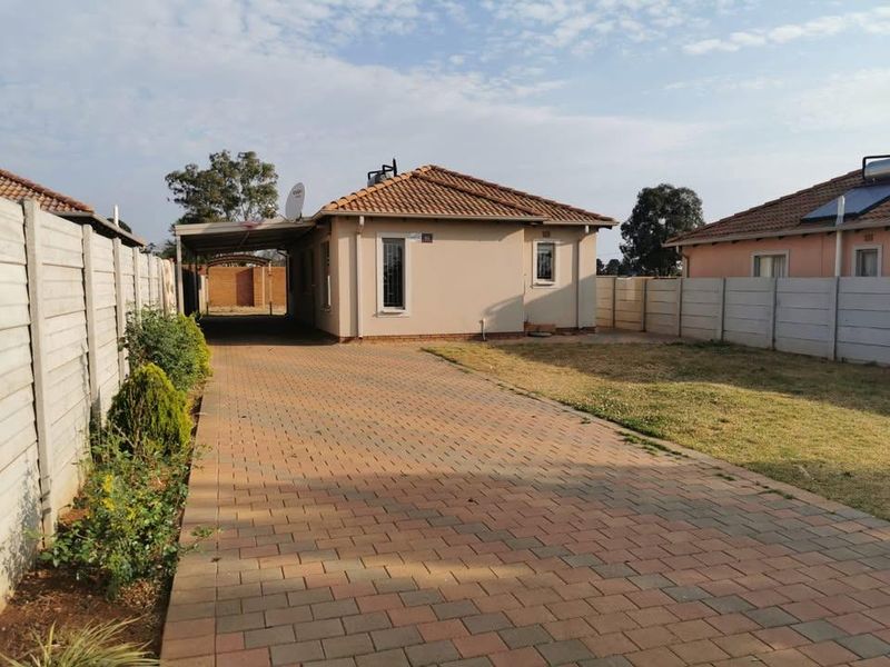 House Rental Monthly In Alberton - Photo 2