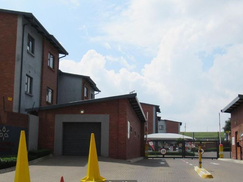 Apartment For Sale In Midrand - Photo 1