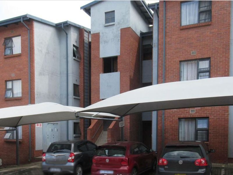 Apartment For Sale In Midrand - Photo 2